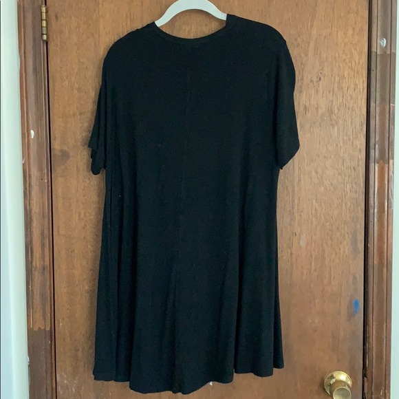Brandy Melville black t-shirt dress - Picture 3 of 3